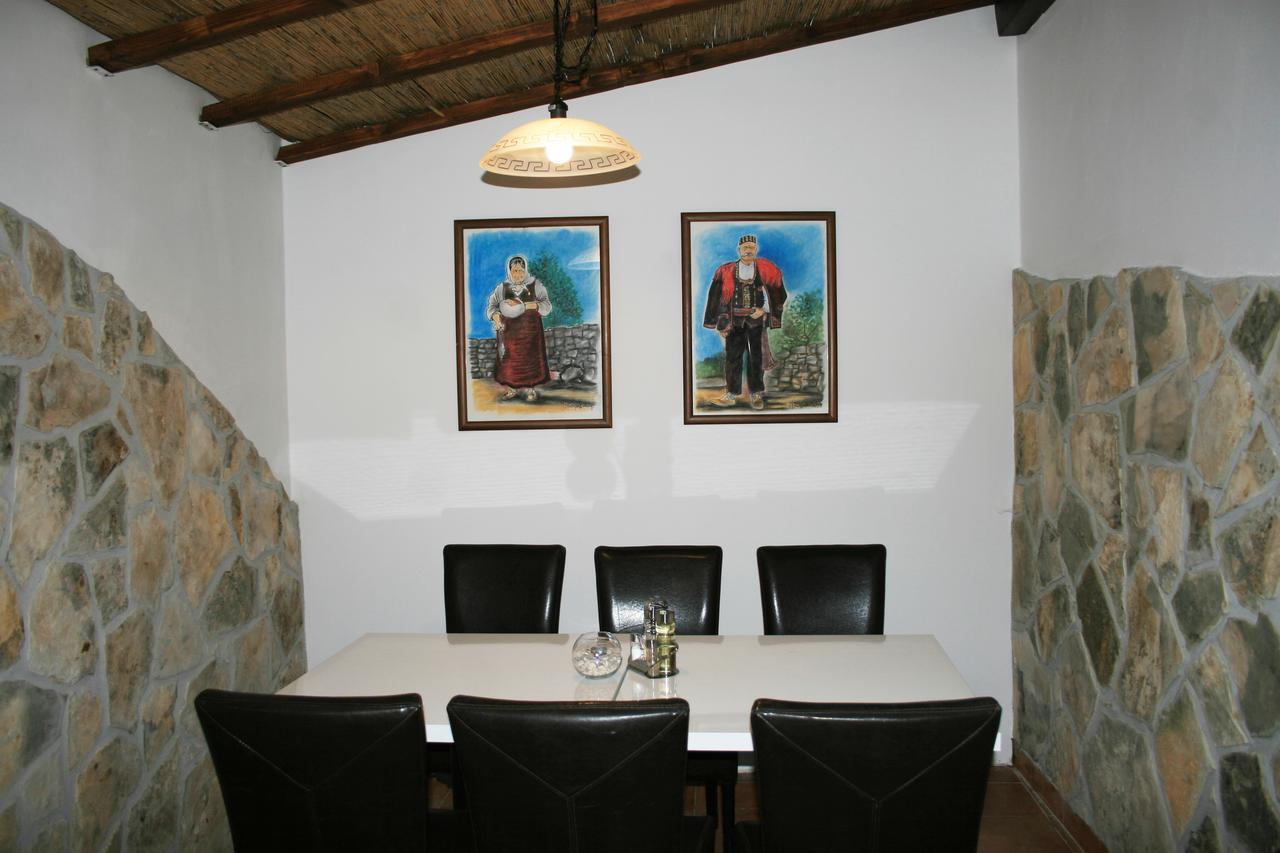 Hotel Park Drniš Exteriör bild