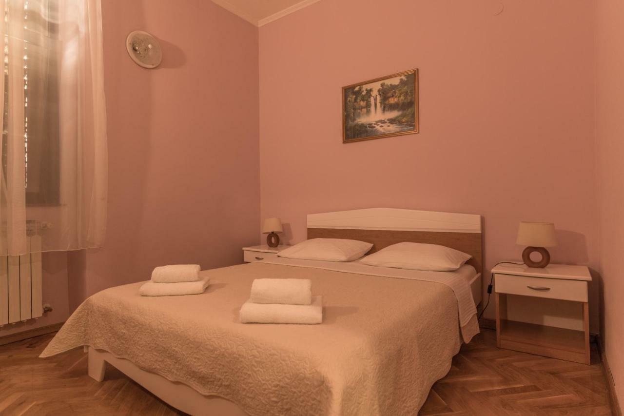 Hotel Park Drniš Exteriör bild